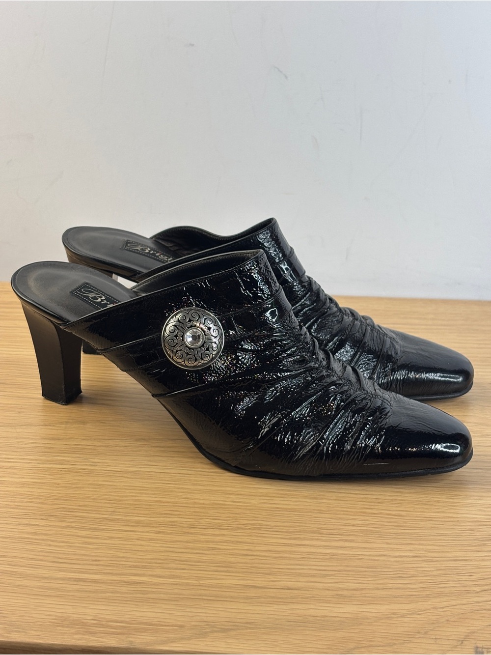 VTG Y2K Brighton "Rubens" Black Patent Leather Mules Silver‎ Concho Woman’s 9.5